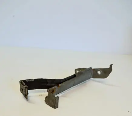 Mercedes-Benz C W204 Front bumper mounting bracket A2045241440