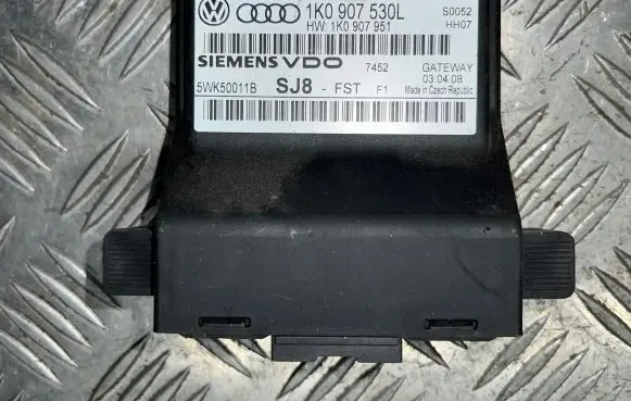 Volkswagen Golf V Gateway control module 1K0907530L 5WK50011B 1K0907951