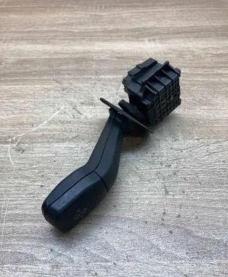 BMW 5 E39 Indicator stalk 8352014 01100400