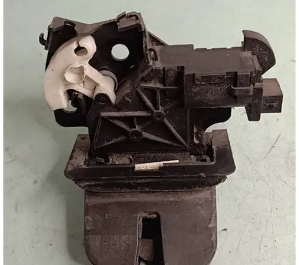 Audi A6 S6 C6 4F Tailgate/trunk/boot lock/catch/latch 4F9827520A