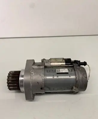 BMW X5 F15 Starter motor 8607569 4380000941 860756902