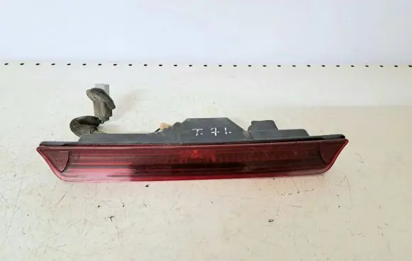 Honda FR-V Third/center stoplight