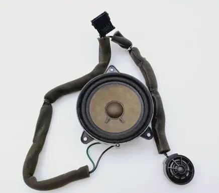 Audi A4 S4 B5 8D Front door speaker 8D0035411A 8D0035399A