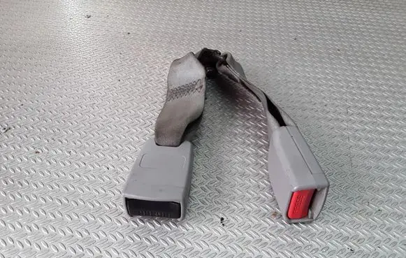 KIA Sorento Middle seatbelt buckle (rear) 
