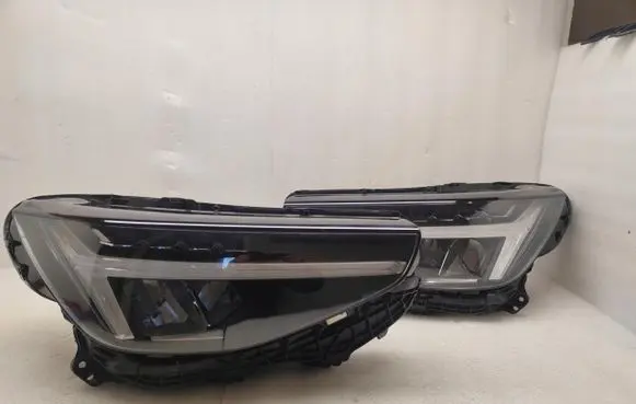 Volvo XC40 Headlight/headlamp