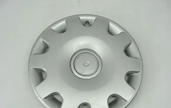 Skoda Octavia Mk1 (1U) R15 wheel hub/cap/trim 1J0601147N