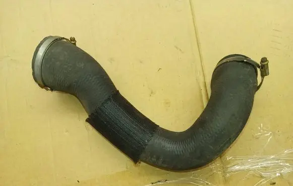 Intercooler hose/pipe