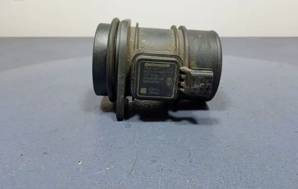Dacia Sandero Mass air flow meter 8200651315