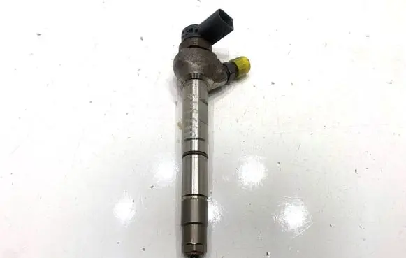 Volkswagen PASSAT B8 Fuel injectors set 04L130277AE