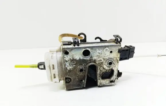 Audi 100 S4 C4 Front door lock loop/hook striker 4A1837016D