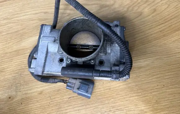Volvo V70 Throttle valve 36050563