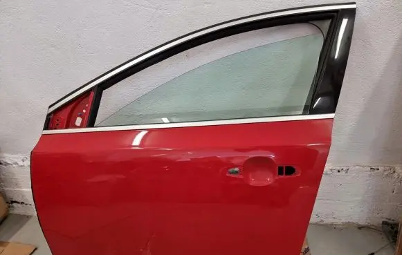 Volvo V40 Front door