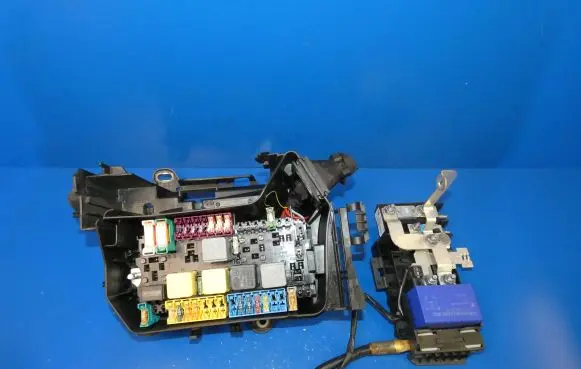 Mercedes-Benz GLA W156 Fuse box set A2465403803