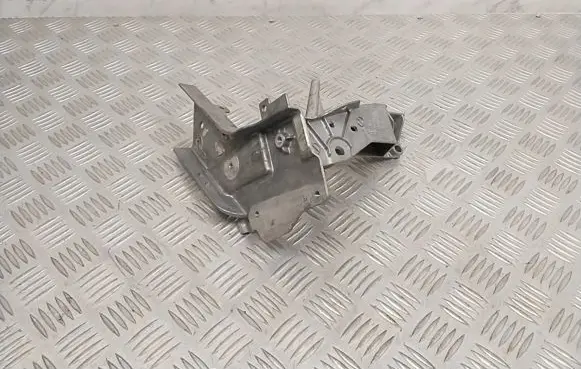Headlight/headlamp mounting bracket