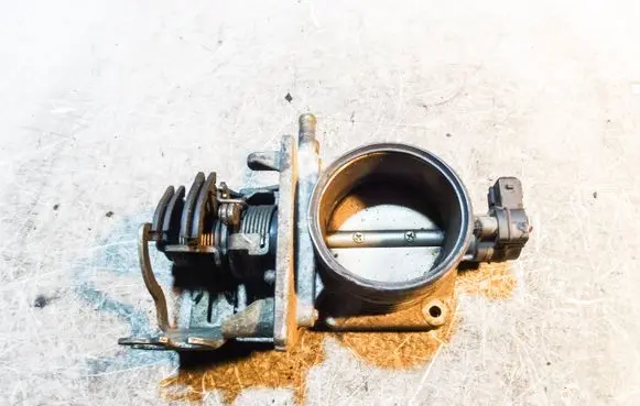 BMW 5 E39 Throttle valve