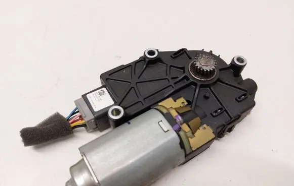 KIA Sportage Sunroof motor/actuator 2226114A 01469998 WR09C05AA