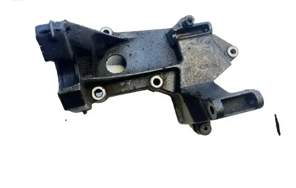 Ford Focus Engine mounting bracket