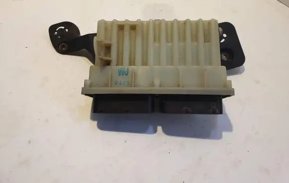 Opel Zafira A Fan control module 24462346 15408375