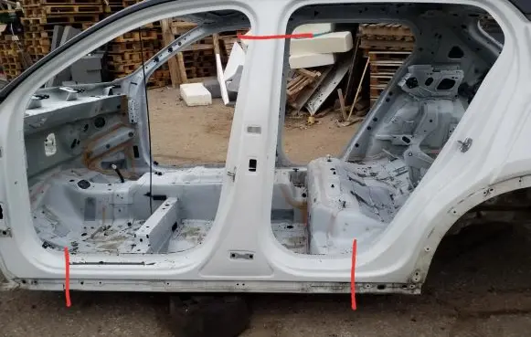 Volvo XC40 Pillar (middle) 