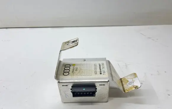 Audi A2 Sound amplifier 8Z0035223