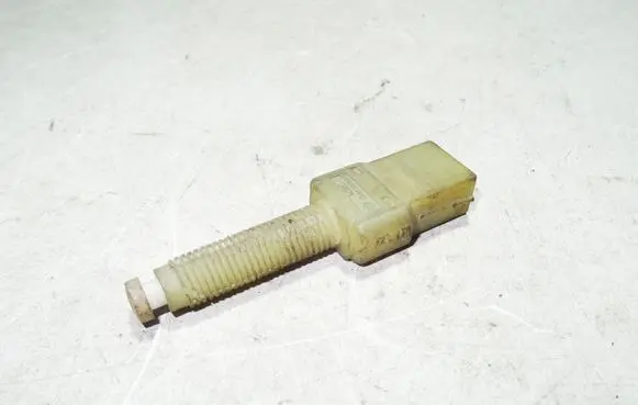 Audi A4 S4 B5 8D Brake pedal sensor switch 443945515