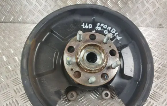 Rear wheel hub