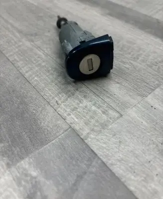 Skoda Rapid (NH) Front door lock (next to the handle) 5ja837167