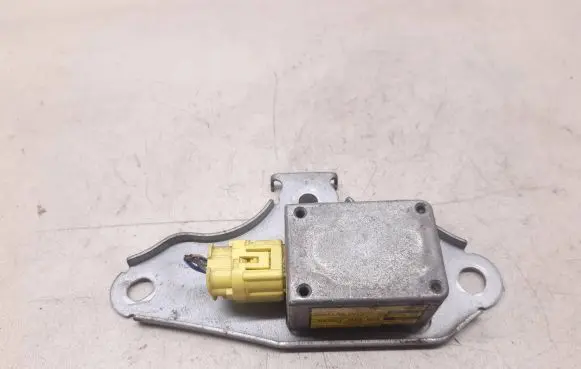 Lexus IS 200-300 Airbag deployment crash/impact sensor 8983053010 2523000622 0306220AXS