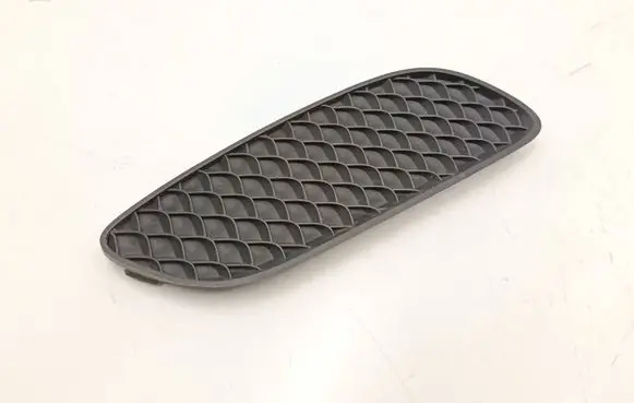 Mercedes-Benz A W176 Front bumper lower grill A1768853622