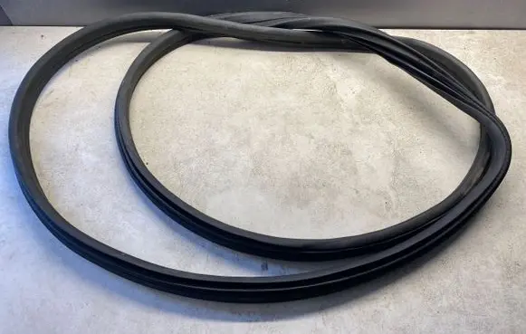Opel Meriva A Front door rubber seal 13145214 360574169