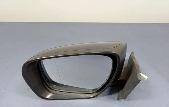 Mazda 5 Front door electric wing mirror 