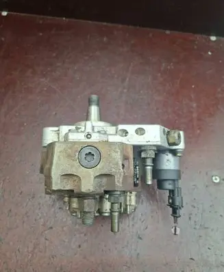 Renault Espace IV Fuel injection high pressure pump H037472 8200108225 0445010075