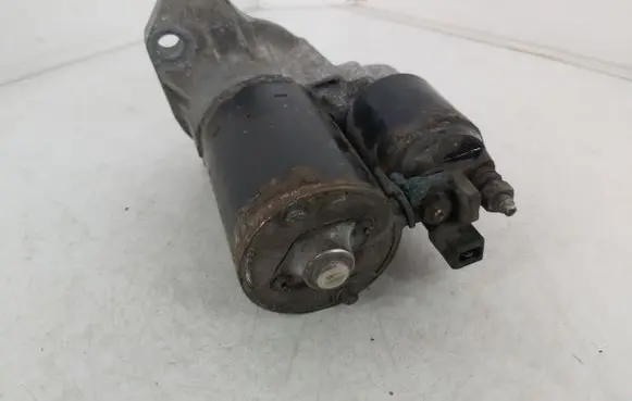 Volkswagen Golf IV Starter motor
