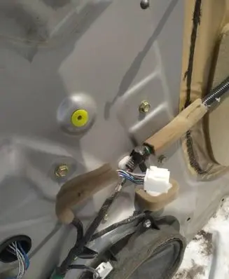 Sliding door window regulator with motor