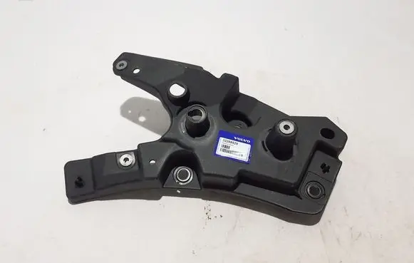 Fender mounting bracket