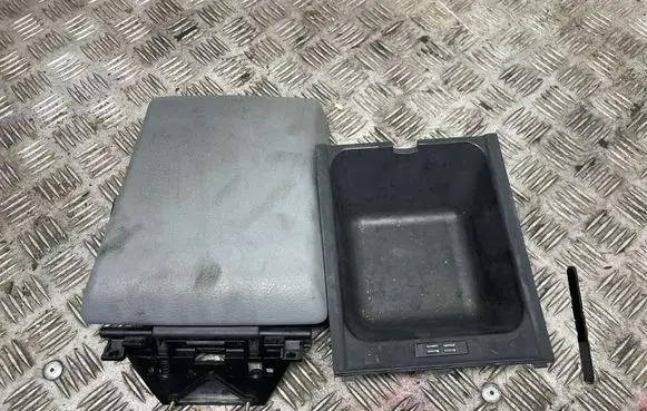 BMW 5 E39 Armrest 8196937 13072001