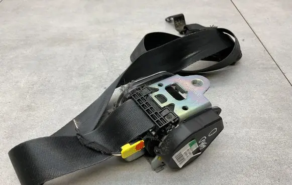 Skoda Rapid (NH) Front seatbelt 621493000