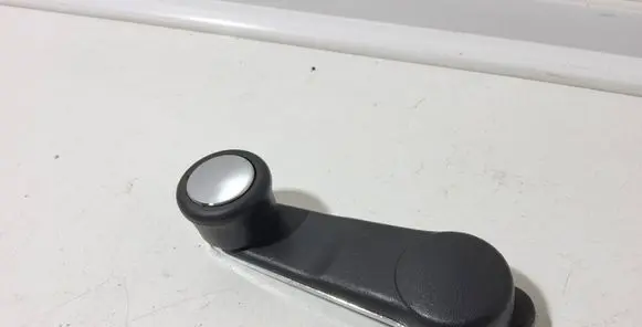 Audi 100 S4 C4 Front door window winding handle 443837581D 443837575A