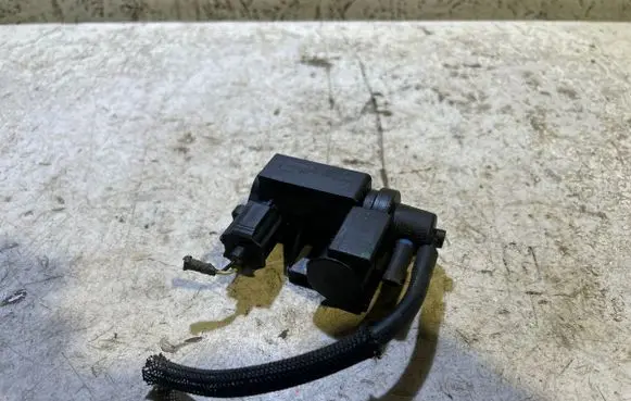 Toyota Verso Turbo solenoid valve 258190R011 10T34 70051308