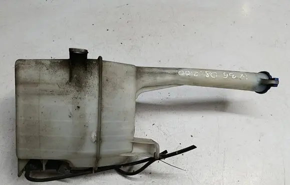 Windshield washer fluid reservoir/tank