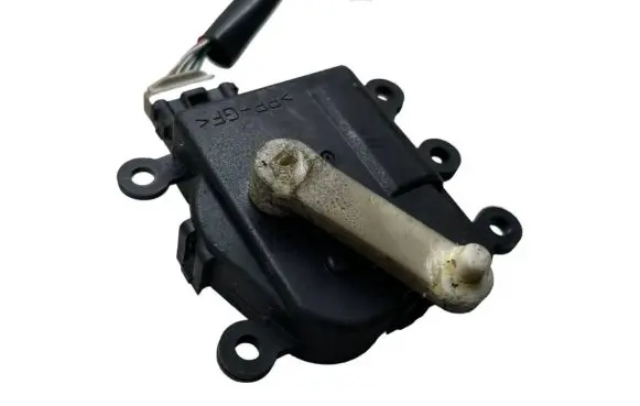 Mazda CX-5 II Air flap motor/actuator 0821W