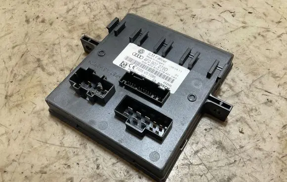 Audi Q7 4L Comfort/convenience module 4F0907279D F005V01085 4F0910279AH