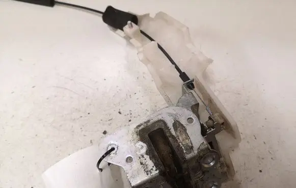 Mazda 5 Sliding door lock