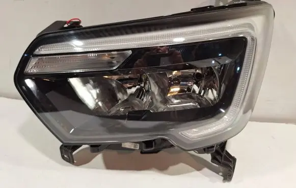 Renault Master III Headlight/headlamp 260607867R
