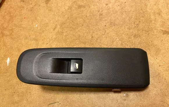 Opel Combo E Electric window control switch 9816791877
