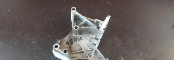 Nissan Qashqai Engine mounting bracket 8200633253