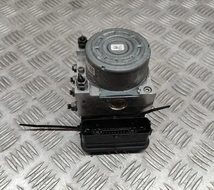 Volkswagen Golf VII ABS Pump 3Q0614517R 3Q0907379R