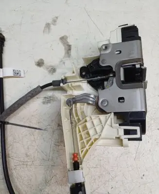 Mercedes-Benz Sprinter W907 W910 Front door lock A9077200300 40641268 ZGS007