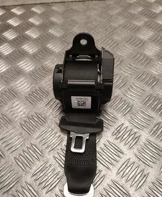 BMW 2 F44 Middle seatbelt (rear) 7488775
