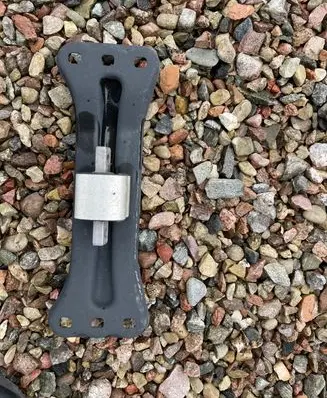 Gearbox mounting bracket
